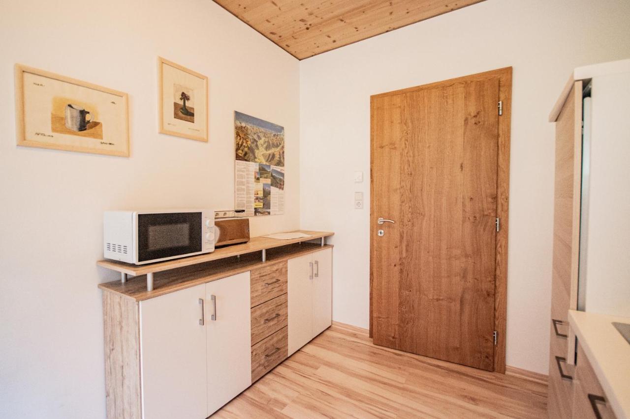 Gschnitzerhof Apartment ภายนอก รูปภาพ