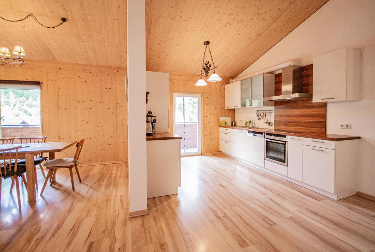 Gschnitzerhof Apartment ภายนอก รูปภาพ