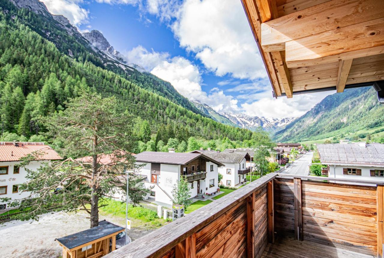 Gschnitzerhof Apartment ภายนอก รูปภาพ