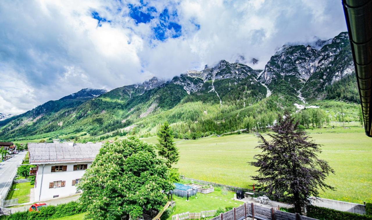 Gschnitzerhof Apartment ภายนอก รูปภาพ